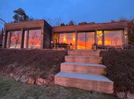 Nordic design by the beach-idyllic surroundings!，位于波什格伦的酒店