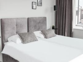 Spacious Suite w AC, City Center, hotel i Raamsdonksveer