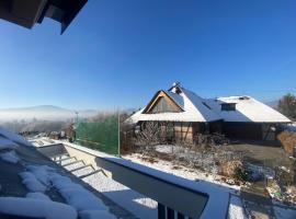 Bierna에 위치한 호텔 Chata pod strzechą w Beskidach