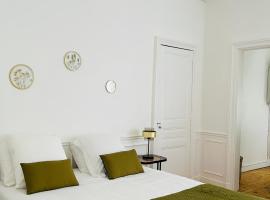 Les Appartements Porte Mars Reims Gare Centre, hotel em Reims