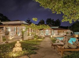 EKOSTAY - Blue Tiffany Villa, khách sạn ở Nerul