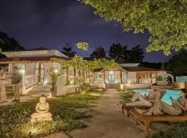 EKOSTAY - Blue Tiffany Villa