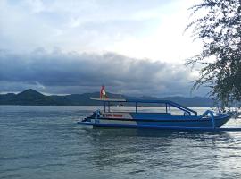 Gili Sudak Indah Paradise Beach Bungalow Bed & Breakfast，位于Gili Sudak的酒店