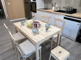 Loft 6 pers Chaleureux avec Patio et Wifi