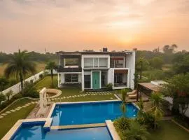StayVista La Paradise 2 BR villa With Outdoor Pool in Amritsar