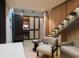 Hotel Trianon, hotel in Bucharest