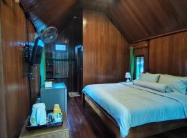 Escape to Nature in Ao Luek Tai with Thai-Style House, hotel em Ao Luk
