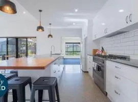 Parkland Garden Retreat