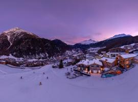 Chalets - The Peak, hotel v Söldenu