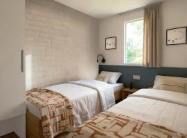 Zaton Holiday Resort Glamping Village, hotel em Nin