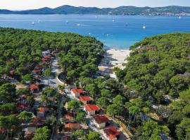 Mobilehome Victoria - Camp Soline, hotel in Biograd na Moru