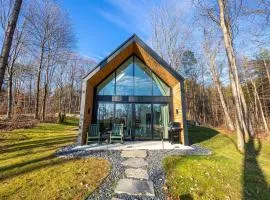 Waterfront Cabin with Hot Tub, Fire Pit, Sauna near French Lick, IN