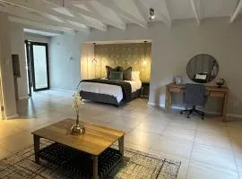 Luxe Stay Somerset West 4