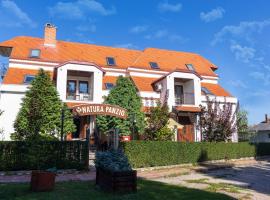 Natura Panzi&oacute; Szilv&aacute;sv&aacute;rad, hotel rom&acirc;ntico em Szilv&aacute;sv&aacute;rad