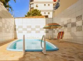 Villa Enseada - Charme e conforto a 650m da Praia da Enseada