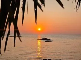 Colomb Beach Cottages