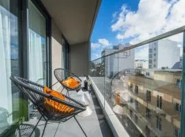 Official Mercury Suites With Rooftop Pool Access