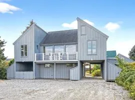 Salty Dolphin by Bayley Vacation Rentals