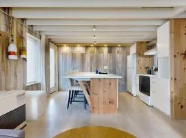 Tide & Timber by Bayley Vacation Rentals