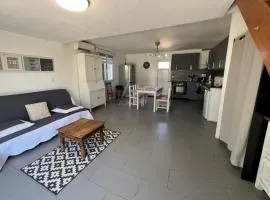 Gite indépendant dans propriété sécurisée avec piscine