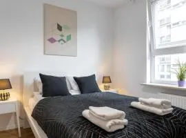 Urban Chic - 2 Bedrooms - Rondo ONZ - Luxury Warsaw Stays - Pereca street