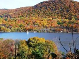 Luxury Townhouse Near West Point