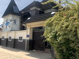 111Suites&Lounge, hotel din Aba