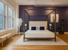 King Bed Studio Loft Huge Beautiful Ceilings