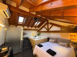 Lo Attic, ξενοδοχείο σε Σορτ