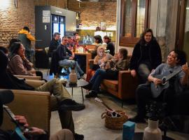 Black Swan Hostel Granada