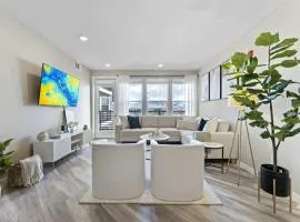 Designer Apt w Jacuzzi Walk To Casino & iMax