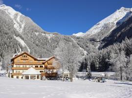 Alpenhotel Badmeister, hotel ve Flattachu