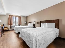 Red Roof Inn PLUS+ & Suites Malone，Malone的飯店