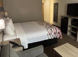Red Roof Inn and Suites, hotel v destinaci Tomah