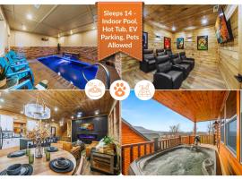 Cozy Cabin in Smokies- Sleeps 14, Indoor Pool, Hot Tub, Game Room, Pets Welcome, отель в городе Пиджен-Фордж