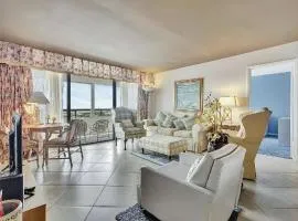 Luxury Two-Bedroom Oceanfront Apartment With Panoramic Views