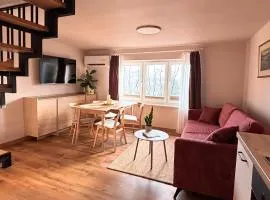 Domek przy czerwonym szlaku - The Red Trail Cabin