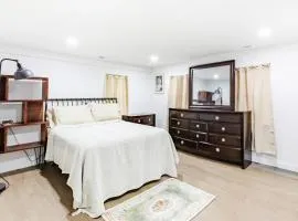 Fresh 2BR Duplex • Pets Welcome