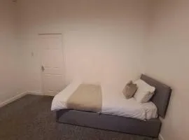 Two bedroom close to city