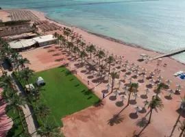 Family Holiday 2 Bedroom Chalet with free Beach & Pool in Sharm, Egypt