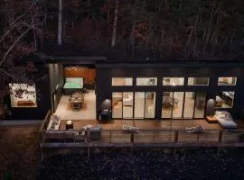 Glass House - Hot Tub - Voted AVL's #1 Luxe Stay