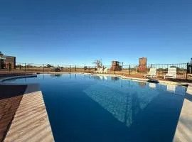 Hill Country Wine Retreat Pool & Pickleball