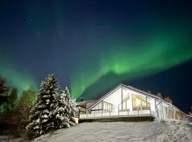 Aurora Arctic Riverside Villa