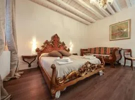 SARA S LUXURY HOME five minutes from Piazza San Marco