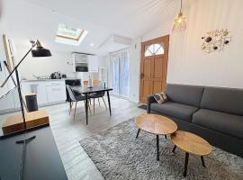 Le Jardin Secret Apartment, hotel in Montbéliard