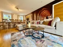 The House of Brilliant Brains Cambridge