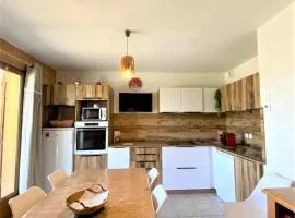 Chalet rénové 7 pers avec terrasse, local ski et parking gratuit - FR-1-863-11