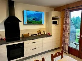 Chalet rénové 6 pers, TV connectée, WiFi, parking, animaux admis - FR-1-863-17