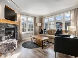 Charming 2BR Condo with Spectacular Mountain Views