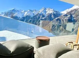 Luxury Studio Ski and Mountain Views